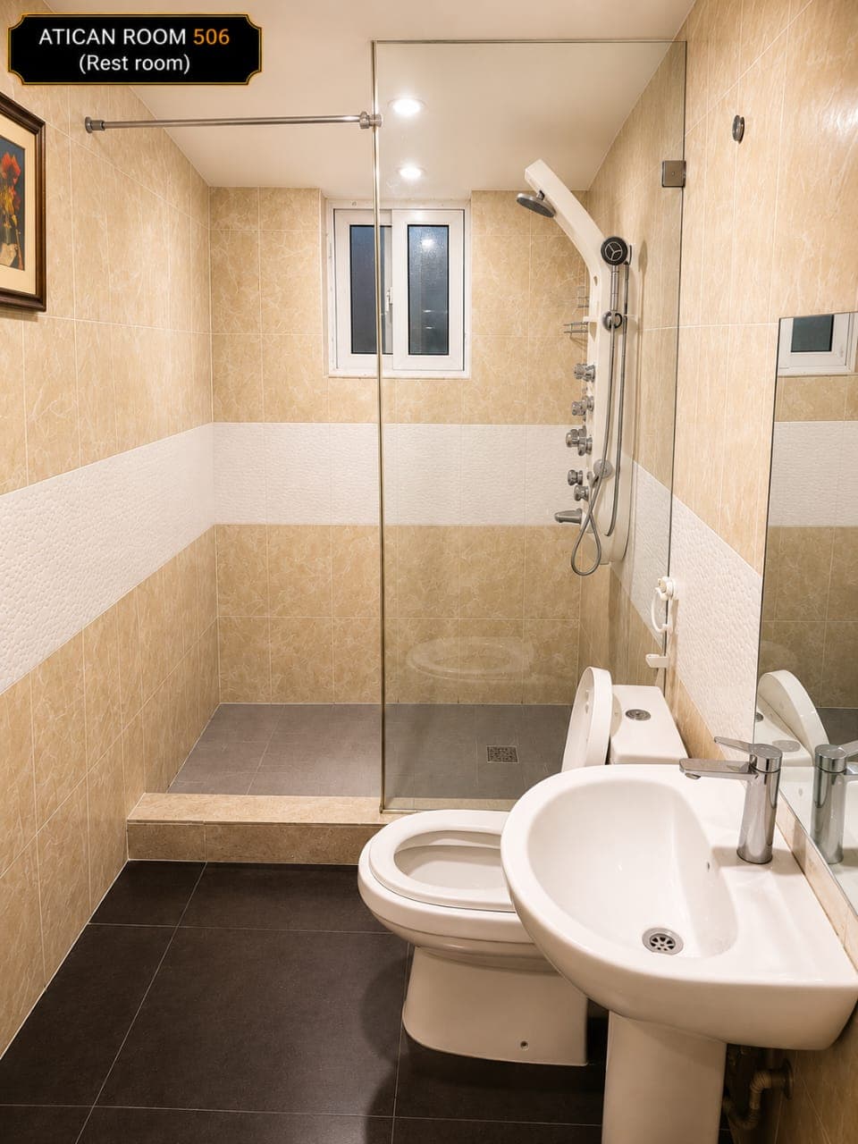 Room abbcfd95-deb3-4df4-9d93-2904f19f778a main image