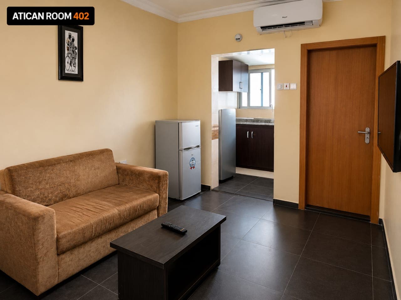 Room e83d4862-bfec-4b9c-af05-f3158831becb main image