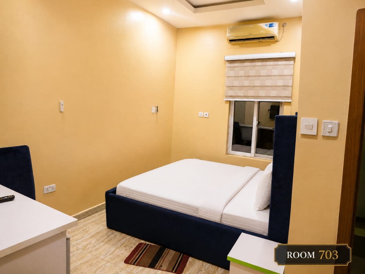 Room eb9eb044-9c34-419e-a743-aabb99348cb4 main image